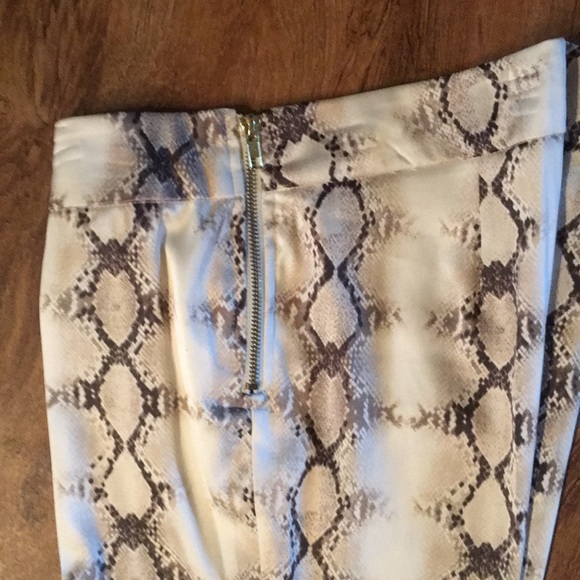 Xoxo snake skin printed pants - Picture 5 of 6
